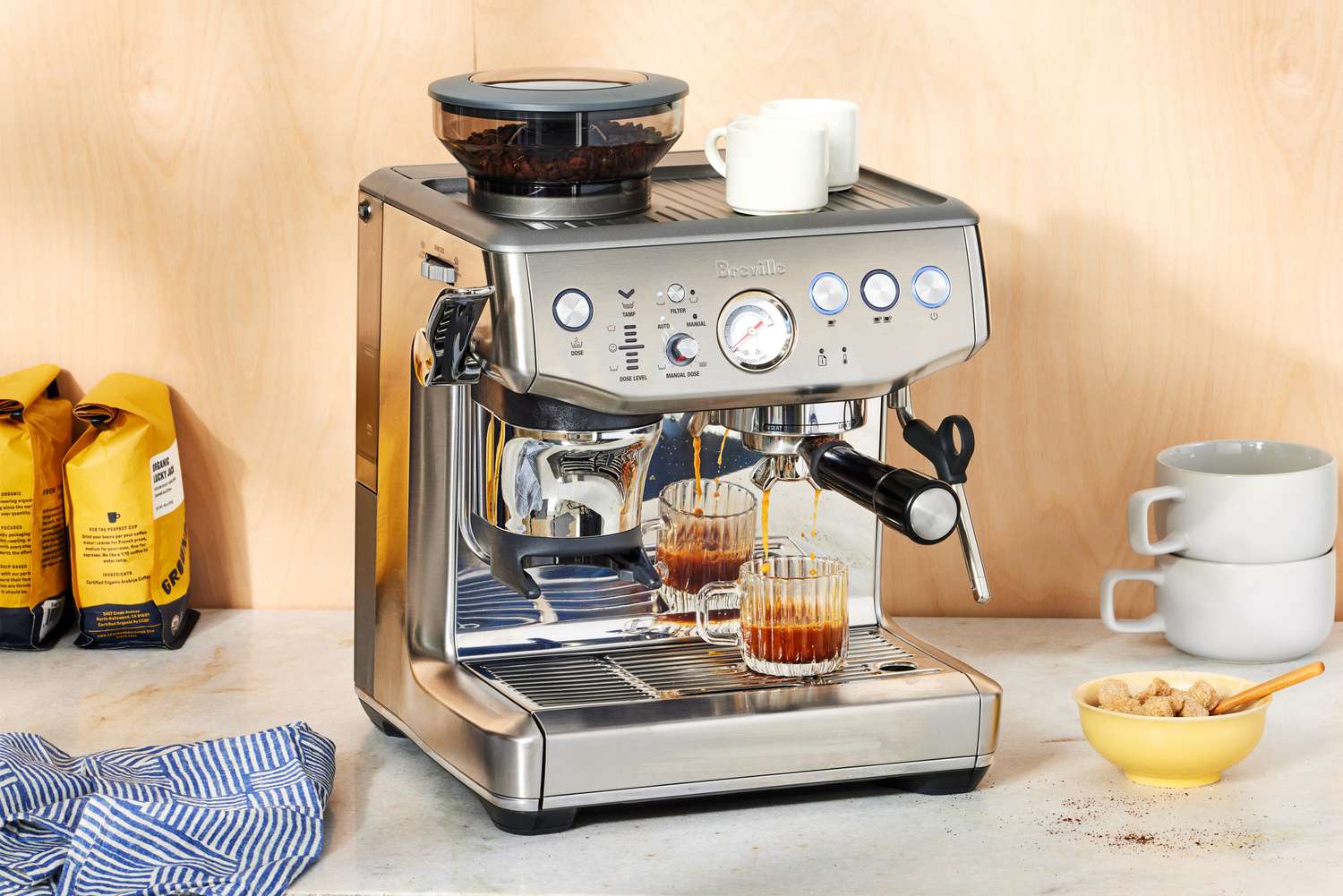 Espresso machines are indispensable equipment items.