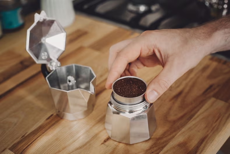 Fill-filter-with-ground-coffee