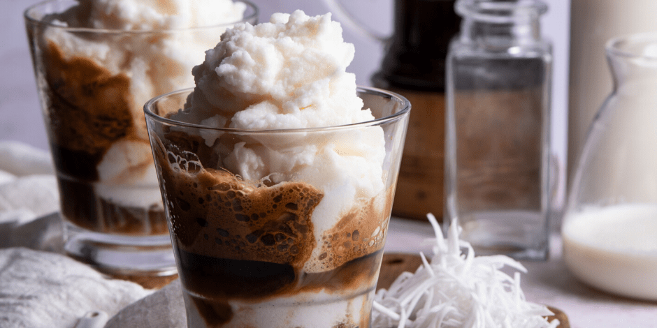 Coconut coffee is a drink that combines coffee and coconut milk, creating a unique, rich and delicious flavor.
