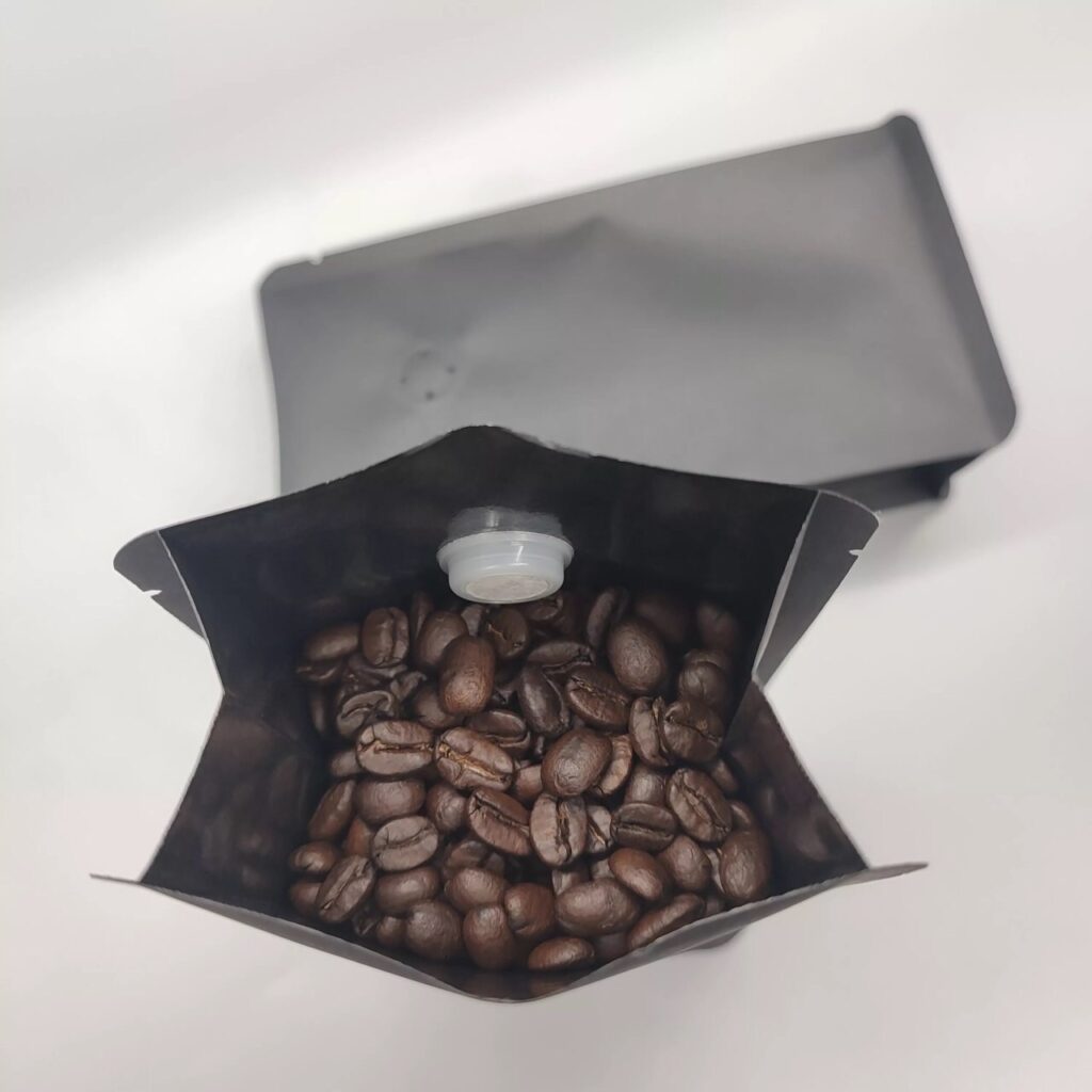 Store Roasted Coffee Beans in Bags with One-Way Valves