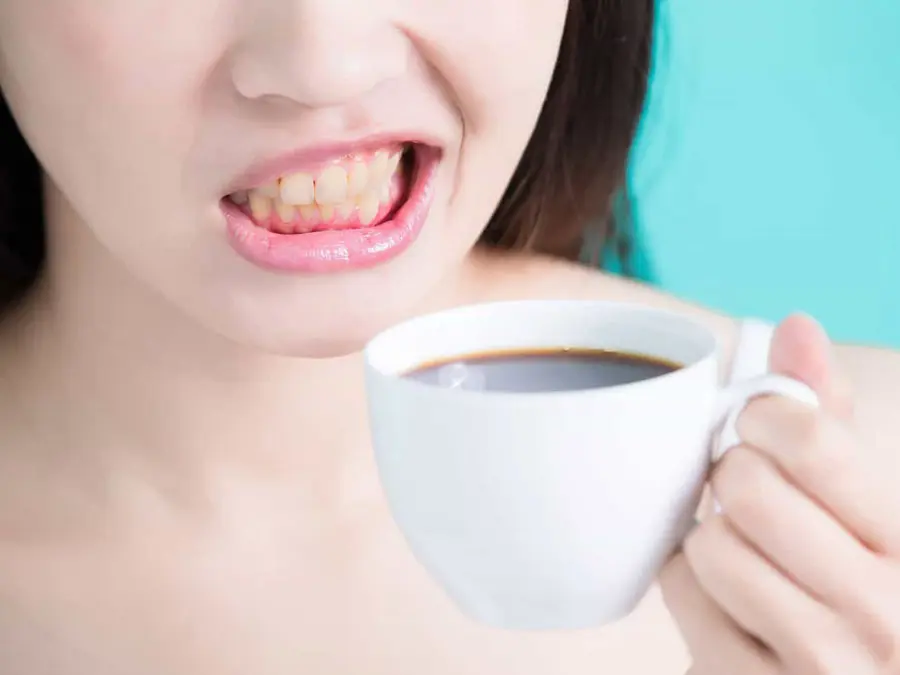Does coffee stain your teeth