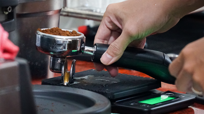 Ground coffee should be brewed immediately and not left for too long