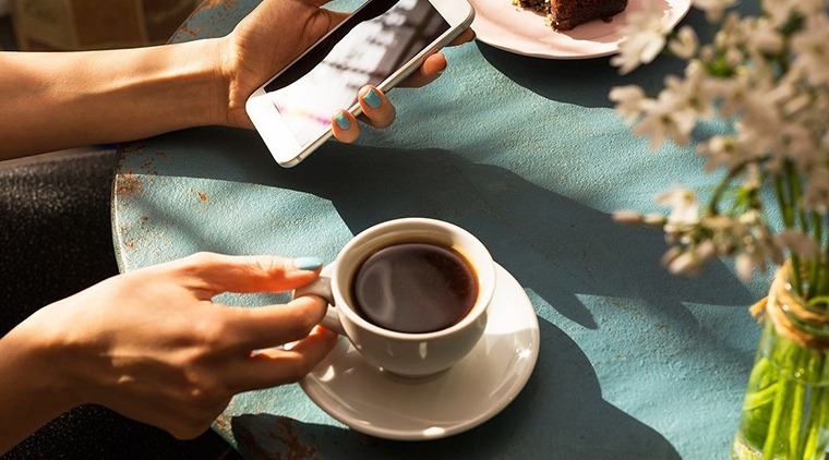 Should drink coffee in the late morning